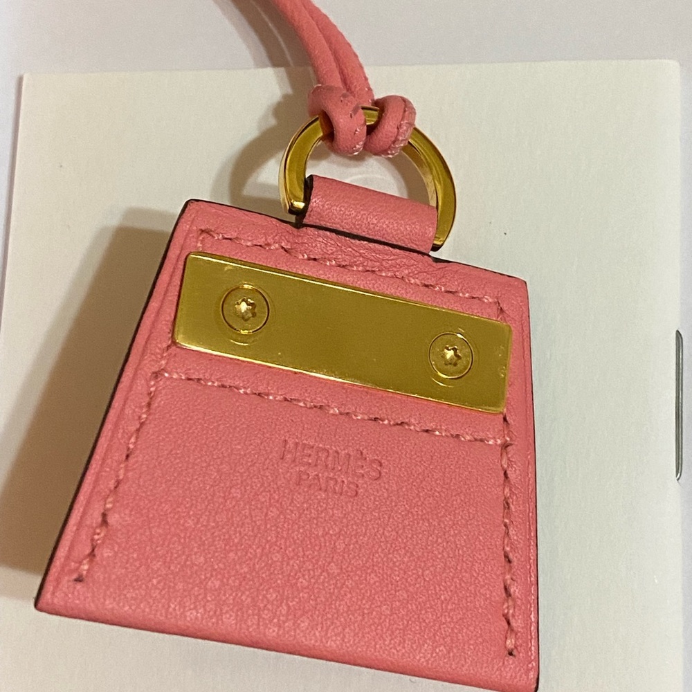 HERMÈS MONPETITKELLY PRINTED PENDANT NECKLACE - Picture 8 of 16